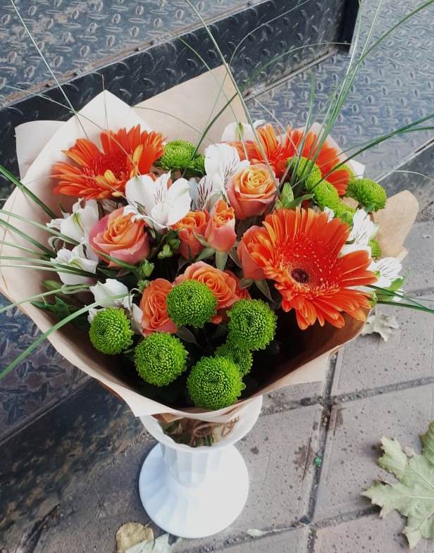 Букет цветов из: Герберы, Хризантемы, Альстромерии и Розы в Ефимово