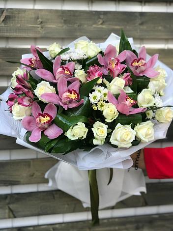 Букет цветов из: Розы и Хризантемы в Ефимово
