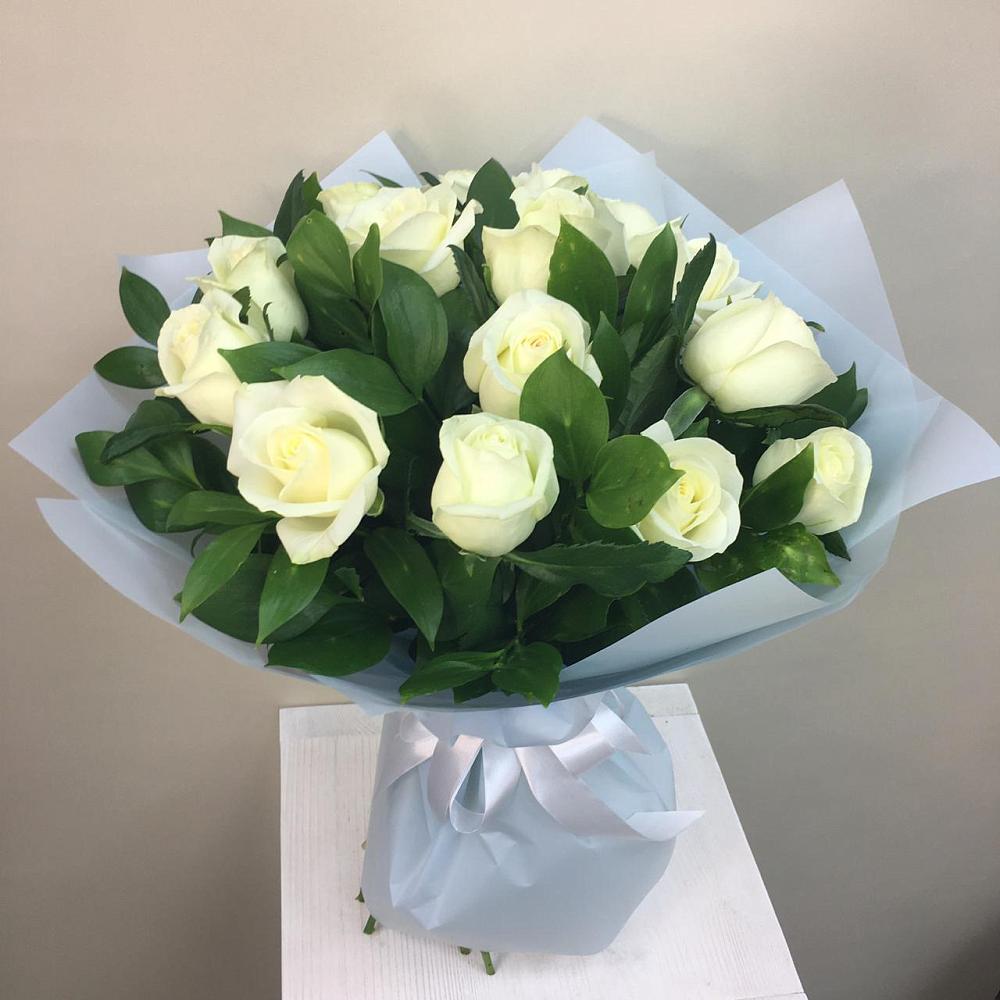Букет 15 Белых роз Проуд в Ефимово