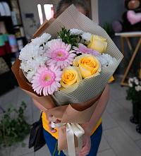Букет цветов из:  Герберы, Розы и Хризантемы в Ефимово
