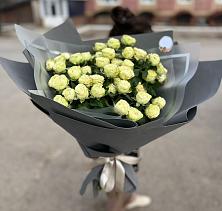 Букет Белые кустовые розы Солинеро в Ефимово