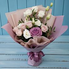 Букет цветов из:  Розы и Лизиантусы в Ефимово