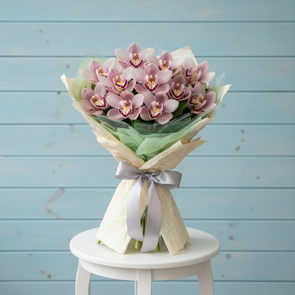 Букет цветов из: Орхидеи и Розы в Ефимово