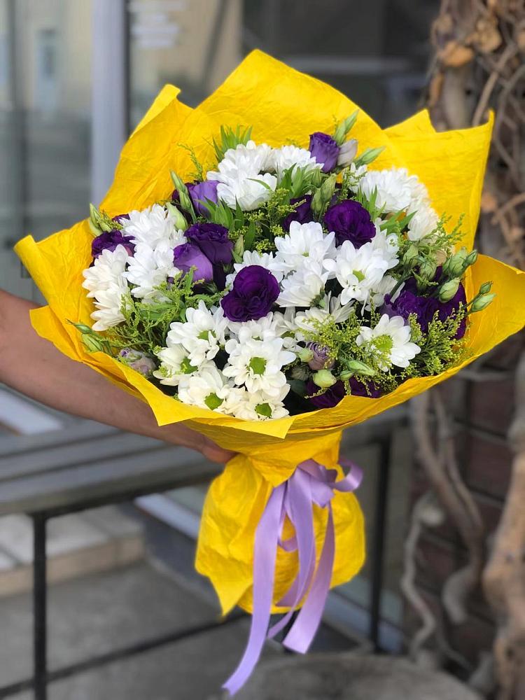 Букет цветов из: Ирисы, Хризантемы и Ромашки в Ефимово