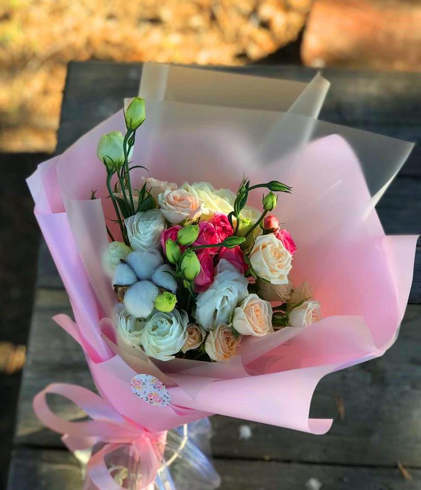 Букет цветов из: Розы и Лизиантусы в Ефимово