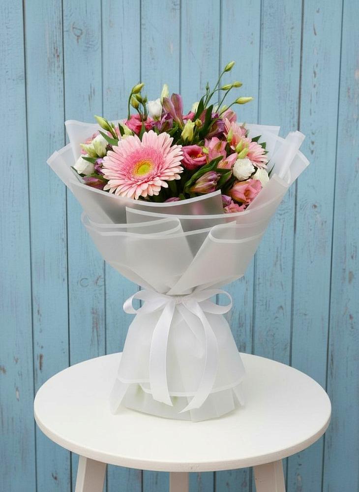 Букет цветов из: Герберы, Альстромерии и Лизиантусы в Ефимово