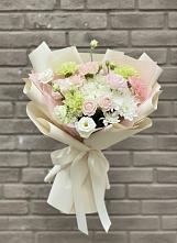 Букет цветов из:  Гвоздики, Розы, Лизиантусы и Хризантемы #REPLACE_PRED# Ефимово
