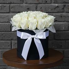 Цветочная композиция из Розы в шляпной коробке в Ефимово