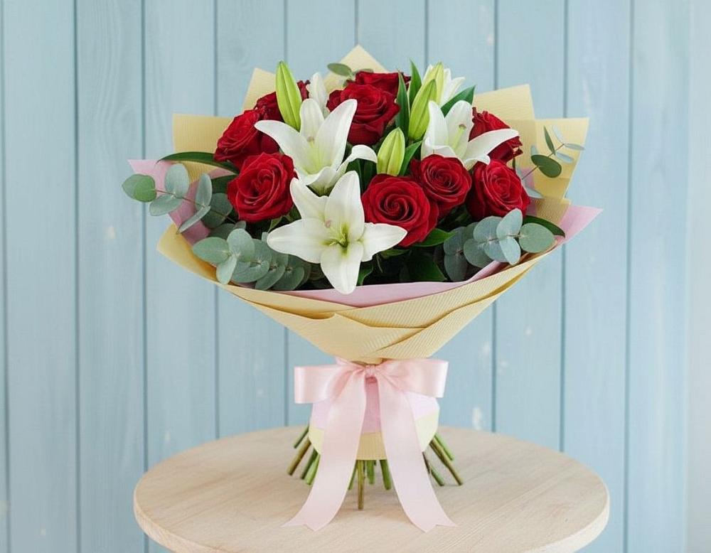 Букет цветов из: Лилии и Розы в Ефимово